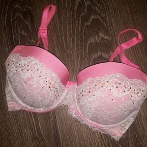 🔴SOLD🔴Victoria's Secret Bra (Size 32DD)